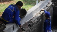 Pemerintah Provinsi DKI Jakarta sendiri terus berupaya menambah jumlah ruang terbuka hijau (RTH). Kehadiran RTH tak hanya berfungsi sebagai penyerapan polutan, melainkan juga objek wisata atau tempat healing bagi warga Jakarta.
