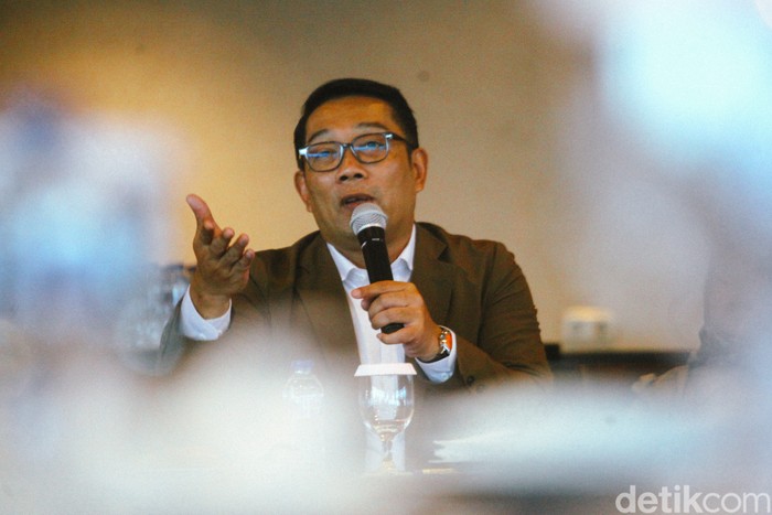 Cagub Jakarta Ridwan Kamil (RK) sudah menyiapkan materi debat Pilkada. RK mengatakan tinggal persiapan bagaimana mengungkapkan materi itu agar tidak dipandang hanya sebuah gimik.