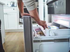 Muak Makanan di Kantor Selalu Hilang, Ternyata Dicuri Teman Sendiri
