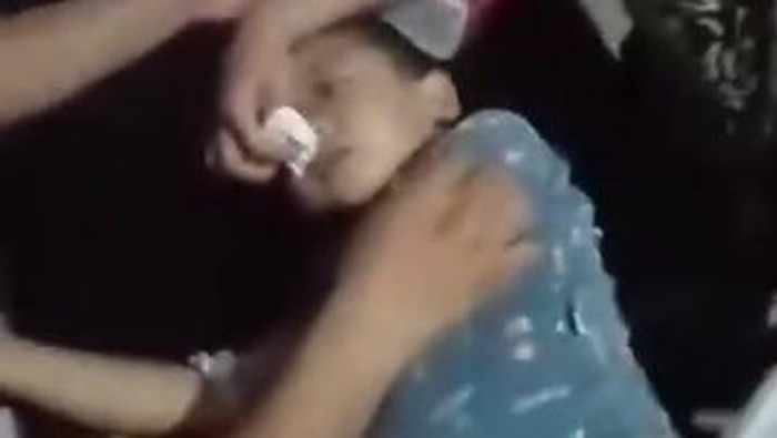 Viral seorang anak terbaring lemah tidak dilayani di RSUD OKU Selatan.