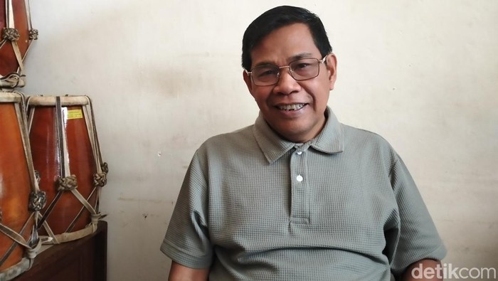 Yusuf Wiradiredja peneliti lagu es lilin