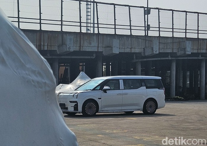 Zeekr 009 dan Zeekr X Sudah Mendarat di Indonesia