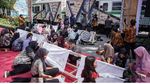 9 Momen Menarik Peringatan Hari Batik Nasional di Tanah Air