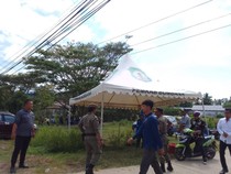 Detik-detik Ngeri Anggota Satpol PP Bombana Tersengat Listrik-Terpental