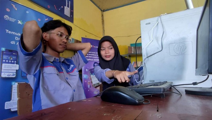 Akses internet ekstra dengan total lebih dari 30 juta MB akan diberikan gratis kepada 28 lembaga pendidikan se-Indonesia. Kuota internet gratis itu bisa digunakan selama 12 bulan.