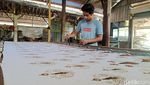 Melihat Pembuatan Batik Saji Khas Pacitan