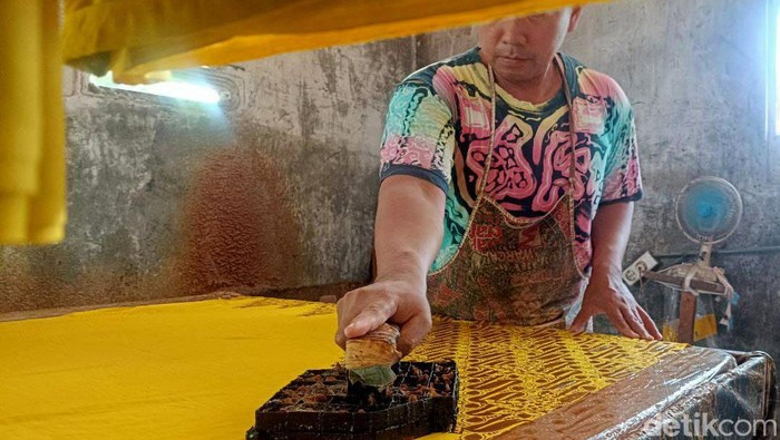 Batik Saji Khas Pacitan Batik Saji Khas Pacitan