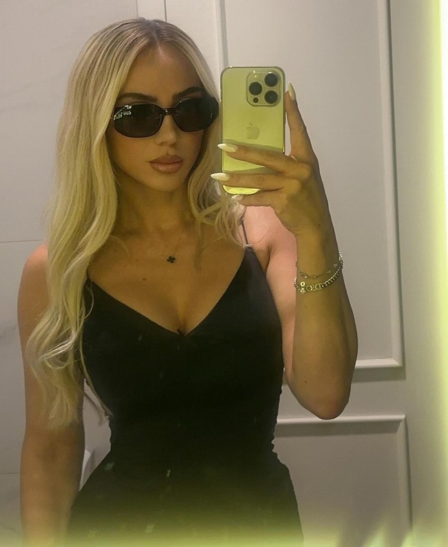 Selain Leon, wanita keturunan Kosovo dan Albania itu diketahui punya dua anak lelaki lain. Keluarga Blerta juga bertambah ketika pasangan Leon melahirkan seorang anak perempuan pada Maret lalu. Foto: Instagram Blerta Dajaku