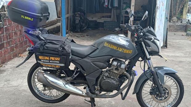 Brigadir Yusrin Buka Bengkel Keliling, Bantu Perbaiki Kendaraan Mogok Gratis