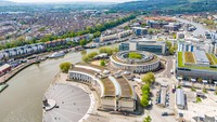 Stokes Croft & St Pauls, Bristol, Inggris di posisi ke-6. Meskipun tempat-tempat paling terkenal di kota ini cenderung dipadati turis, area yang kurang dikenal ini memungkinkan pengunjung untuk merasakan pengalaman menjadi warga lokal di sore hari (Getty Images/Thomas Faull)