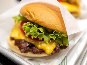 Burger Dikenal Amerika Abad 19 Disajikan Pakai Roti Tawar