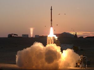 Israel Lawan Rudal Kencang Iran Pakai Ketapel Nabi Daud