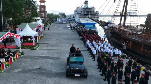 Dirjen Imigrasi Silmy Karim saat memimpin apel pembukaan operasi Jagratara (dok. Imigrasi)