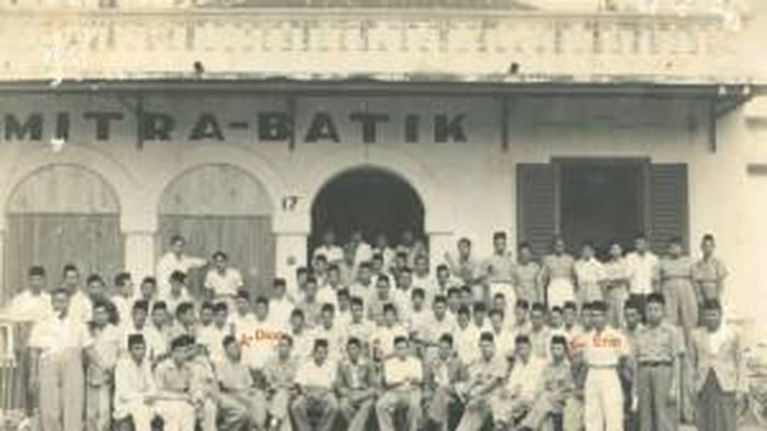 Dokumentasi para pengurus Koperasi Mitra Batik Tasikmalaya.