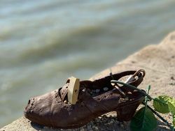 Kumpulan Kelakuan Turis yang Bikin Geleng-geleng, Awas Ikutan Emosi!