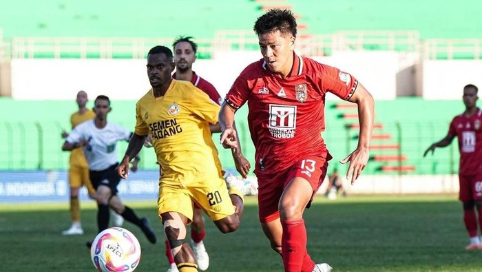 Gelandang Malut United Tatsuro Nagamatsu.