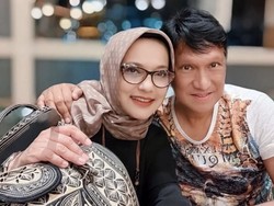 7 Foto Marissa Haque & Ikang Fawzi yang Menikah 38 Tahun, Kini Dipisahkan Maut