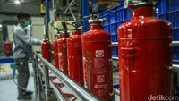 Diketahui peraturan pemerintah telah mewajibkan adanya APAR dengan standar khusus untuk setiap kendaraan bermotor, sebagaimana tertuang dalam Peraturan Direktur perhubungan Darat nomor: KP.972/AJ.502/DRJD/2020 tentang Fasilitas Tanggap Darurat Kendaraan Bermotor.   