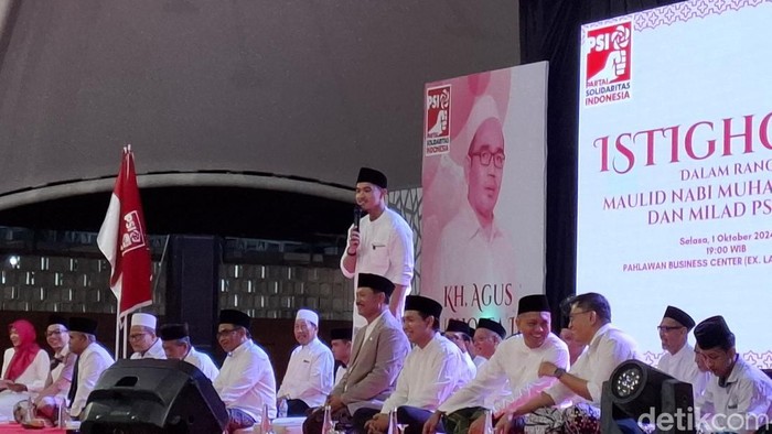 Kaesang Pangarep saat sambutan di acara Istigasah di Kota Madiun.