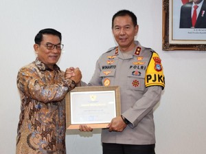 Sukses Atasi Sengketa Tanah secara Humanis, Kapolda Kalsel Raih Penghargaan dari KSP
