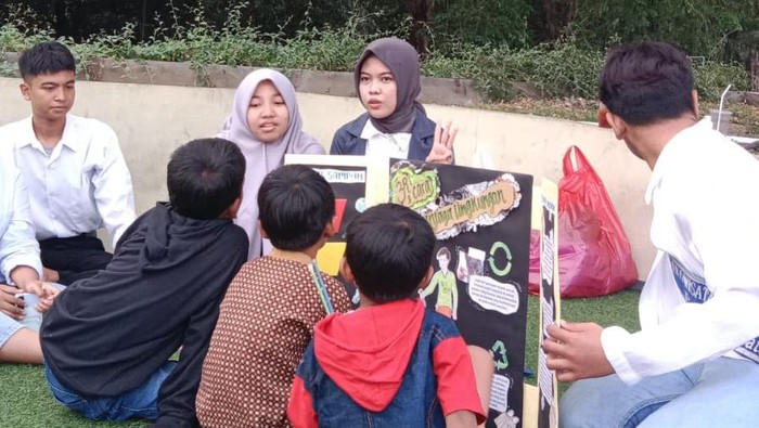 Kegiatan komunitas Save Street Child Sidoarjo.