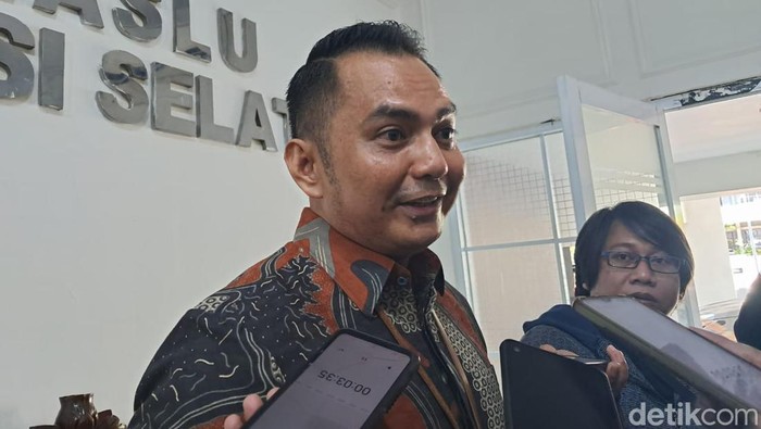 Kepala UPT Pendapatan Wilayah Makassar 1 Bapenda Sulsel Yarham.