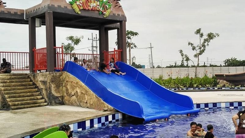 Kraton Waterpark Sidoarjo.