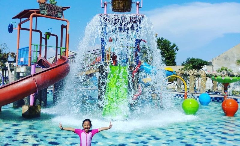 Kraton Waterpark Sidoarjo.