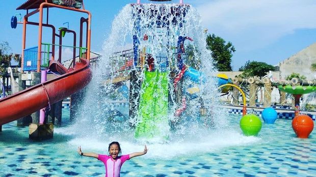 Kraton Waterpark Sidoarjo Kraton Waterpark Sidoarjo.