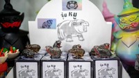Kebun binatang lokal yang menampilkan kuda nil mengalami lonjakan pengunjung, memberikan keuntungan bagi bisnis sekitar.  