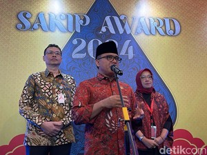 MenPAN-RB Serahkan SAKIP Award, DIY-Surabaya-Banyuwangi Raih Predikat AA