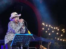 Nostalgia dengan Aksi Enerjik /rif