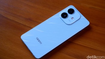 Dapur pacunya disokong Snapdragon 6S 4G Gen 1 berpadu dengan RAM hingga 6 GB. Terdapat fitur RAM Expansion yang dapat menggandakan RAM tambahan hingga 8GB untuk memberikan performa ekstra saat dibutuhkan. Foto: Adi Fida Rahman/detikINET