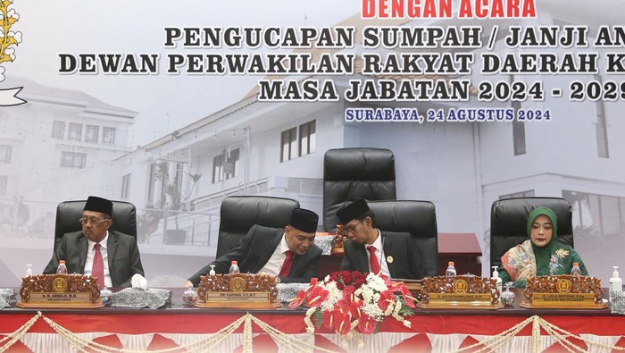Pelantikan Anggota DPRD Surabaya.