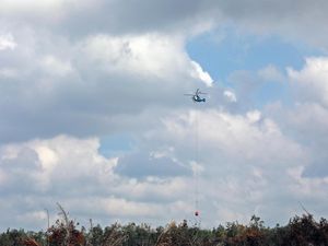 5 Helikopter Dikerahkan Water Bombing 4 Daerah di Sumsel