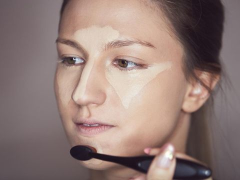 Perbedaan Foundation dan Concealer