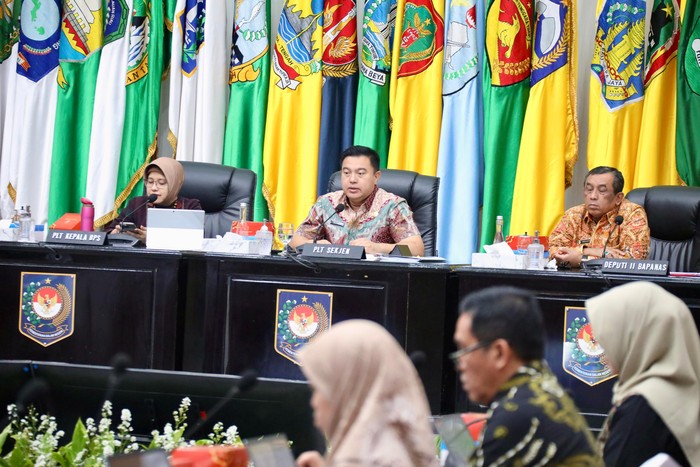 Pelaksana Tugas (Plt.) Sekretaris Jenderal (Sekjen) Kementerian Dalam Negeri (Kemendagri) Tomsi Tohir meminta pemerintah daerah (Pemda) betul-betul memahami perkembangan data inflasi.