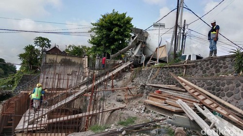 Proses pembangunan Jembaran Tukad Badung di Pemogan, Denpasar, Rabu (2/10/2024).