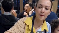 Menyambangi restoran BBQ Korea terkenal, Rianti beserta suami dan anaknya mencicipi banyak makanan enak. Bikin ngiler nih! Foto: Instagram riantic
