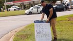 Setelah Dihantam Badai, Warga AS Bagi-bagi Popok hingga WiFi Gratis