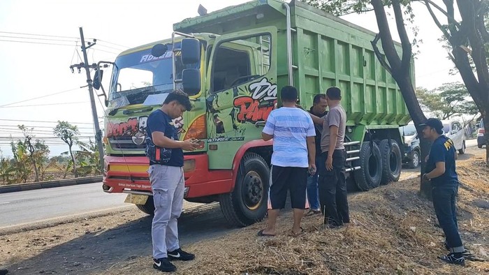Sopir truk di Pasuruan yang dibacok meninggal