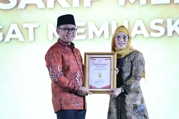 Surabaya Raih SAKIP AA