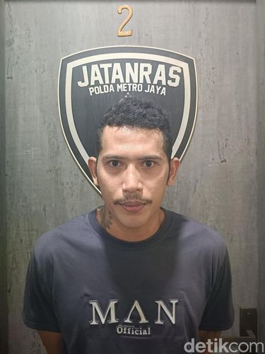 Tampang MR alias RD tersangka baru kasus pembubaran diskusi di Kemang, Jaksel.