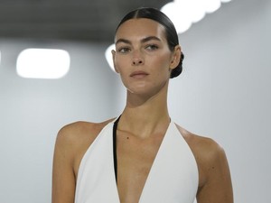 Jarang Disorot, Leonardo DiCaprio-Vittoria Ceretti Mesra di Yacth Jeff Bezoz