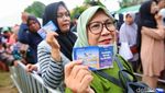 Warga Serbu Sembako Murah di Mampang Prapatan