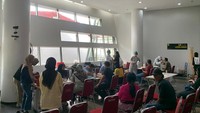 Pemeriksaan kesehatan ini dibuka dari pagi dan ramai dikunjungi masyarakat. Pengunjung dapat mendaftar di tempat untuk mengikuti pemeriksaan secara gratis. (Foto: Muhammad Alfathir/detikEdu)