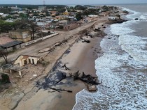 Abrasi Mengancam Masyarakat Pesisir Brasil
