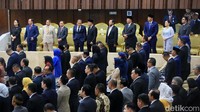 Ketua DPR RI Puan Maharani dan Menteri ATR/BPN Agus Harimurti Yudhoyono (AHY) juga terlihat hadir dalam pelantikan pimpinan MPR.