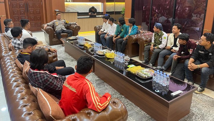 Aliansi BEM Banten bertemu dengan Kapolda Banten