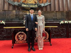 Pesona Para Artis Dampingi  Suami Dilantik Jadi Anggota DPR, Cantik Berkebaya